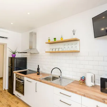 Apartmán Festina Lente