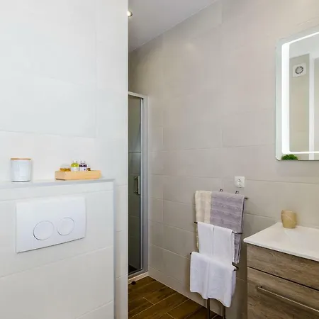 Festina Lente Апартаменты Мокошица